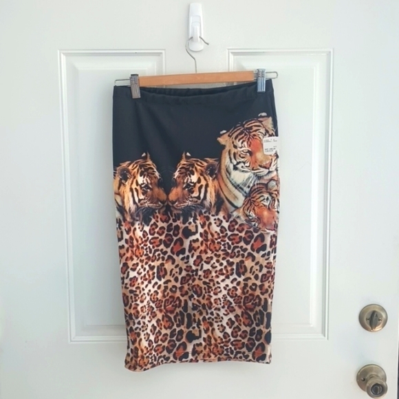 NWT  Forever 21 lion print Pencil skirt size S - Picture 1 of 11